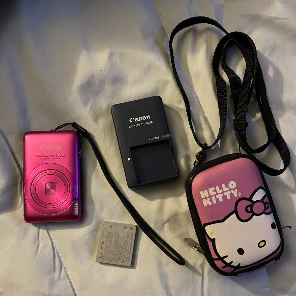 Canon powershot SD1400 IS PINK CAMERA